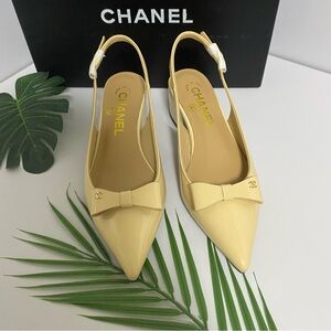 CHANEL Women's Elegant Cream Bow Slingback Heels